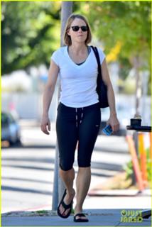 Jodie Foster feet photo thumbnail