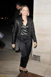 Jodie Foster feet photo thumbnail