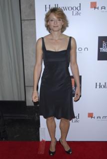 Jodie Foster feet photo thumbnail