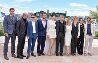 Jodie Foster feet photo thumbnail
