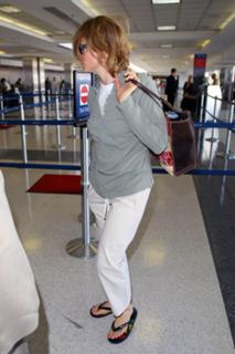Jodie Foster feet photo thumbnail