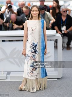 Jodie Foster feet photo thumbnail