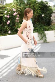 Jodie Foster feet photo thumbnail