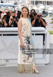 Jodie Foster feet photo thumbnail