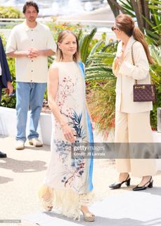 Jodie Foster feet photo thumbnail