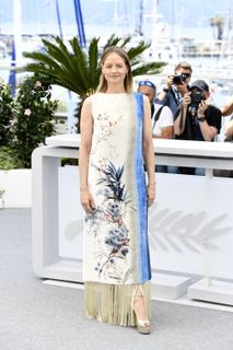 Jodie Foster feet photo thumbnail