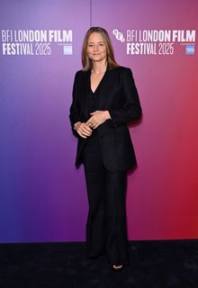 Jodie Foster feet photo thumbnail