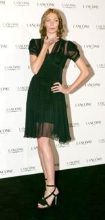 Jodie Kidd feet photo thumbnail