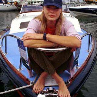 Jodie Kidd feet photo thumbnail