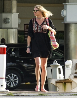 Jodie Kidd feet photo thumbnail