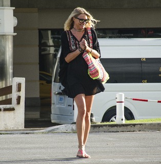 Jodie Kidd feet photo thumbnail