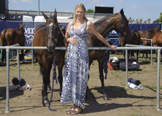 Jodie Kidd feet photo thumbnail