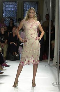 Jodie Kidd feet photo thumbnail