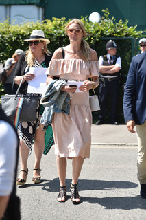 Jodie Kidd feet photo thumbnail
