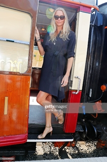Jodie Kidd feet photo thumbnail
