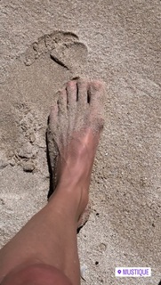 Jodie Kidd feet photo thumbnail
