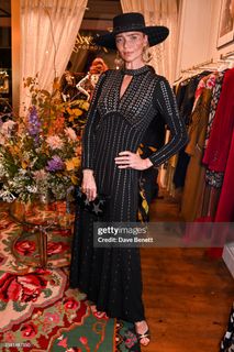 Jodie Kidd feet photo thumbnail