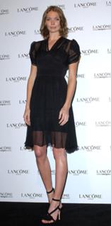 Jodie Kidd feet photo thumbnail