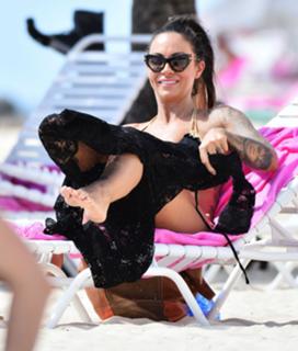 Jodie Marsh feet photo thumbnail