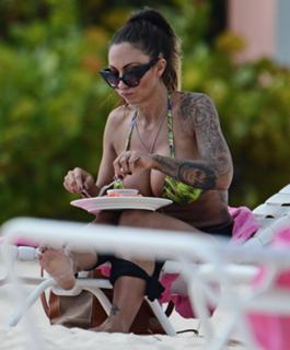 Jodie Marsh feet photo thumbnail