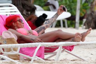 Jodie Marsh feet photo thumbnail