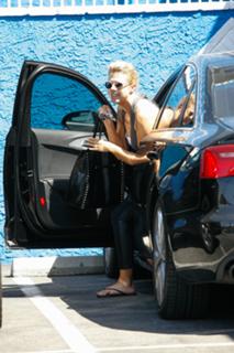 Jodie Sweetin feet photo thumbnail