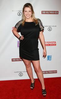 Jodie Sweetin feet photo thumbnail