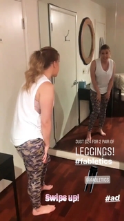 Jodie Sweetin feet photo thumbnail