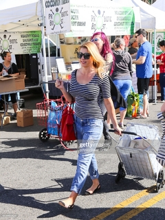 Jodie Sweetin feet photo thumbnail