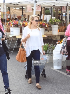 Jodie Sweetin feet photo thumbnail