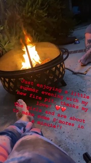 Jodie Sweetin feet photo thumbnail