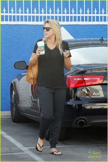 Jodie Sweetin feet photo thumbnail