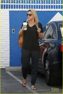 Jodie Sweetin feet photo thumbnail