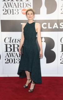Jodie Whittaker feet photo thumbnail