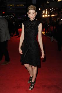 Jodie Whittaker feet photo thumbnail