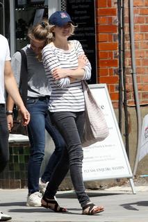 Jodie Whittaker feet photo thumbnail