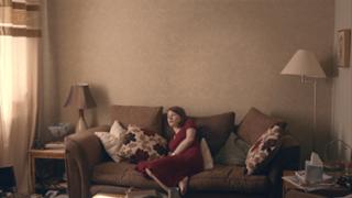 Jodie Whittaker feet photo thumbnail