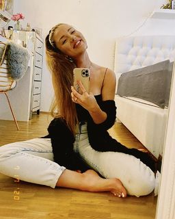 Joelina Drews feet photo 2