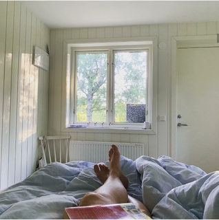Joelle Carter feet photo thumbnail