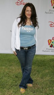 Joely Fisher feet photo 3