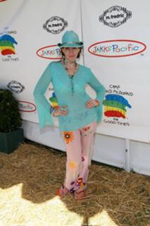 Joely Fisher feet photo 4