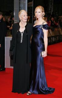 Joely Richardson feet photo thumbnail