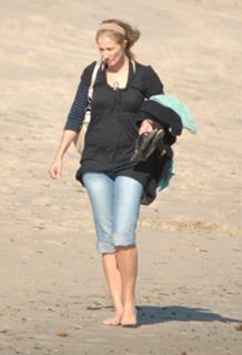 Joely Richardson feet photo thumbnail