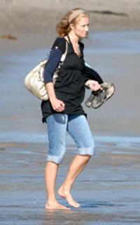 Joely Richardson feet photo thumbnail