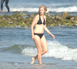 Joely Richardson feet photo thumbnail
