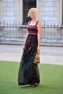 Joely Richardson feet photo thumbnail