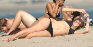 Joely Richardson feet photo thumbnail