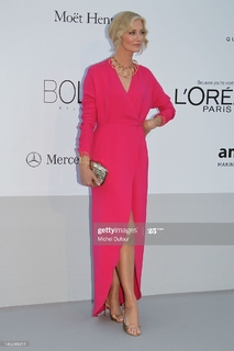 Joely Richardson feet photo thumbnail