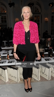 Joely Richardson feet photo thumbnail