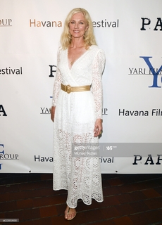 Joely Richardson feet photo thumbnail